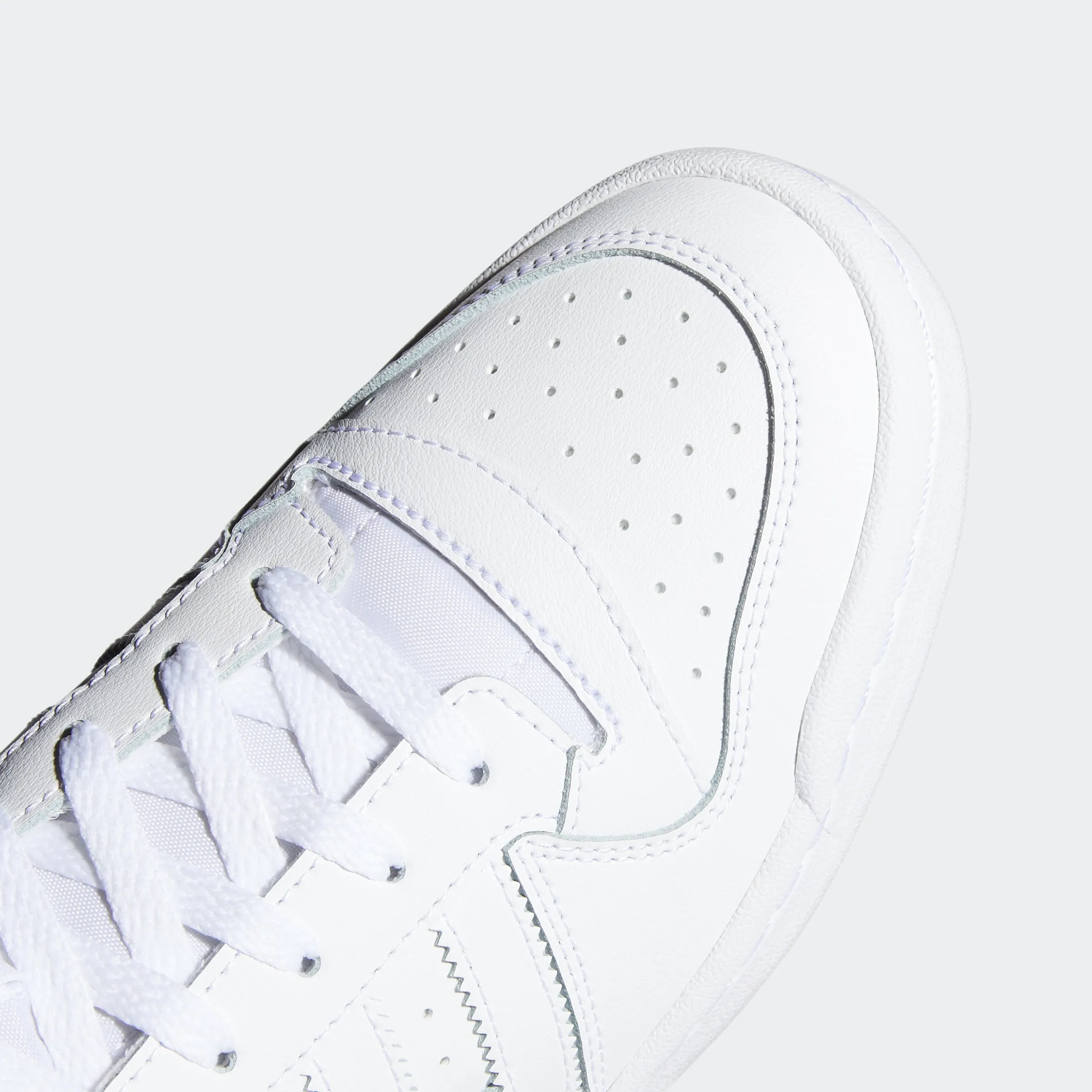 adidas Originals Forum Mid Shoes White