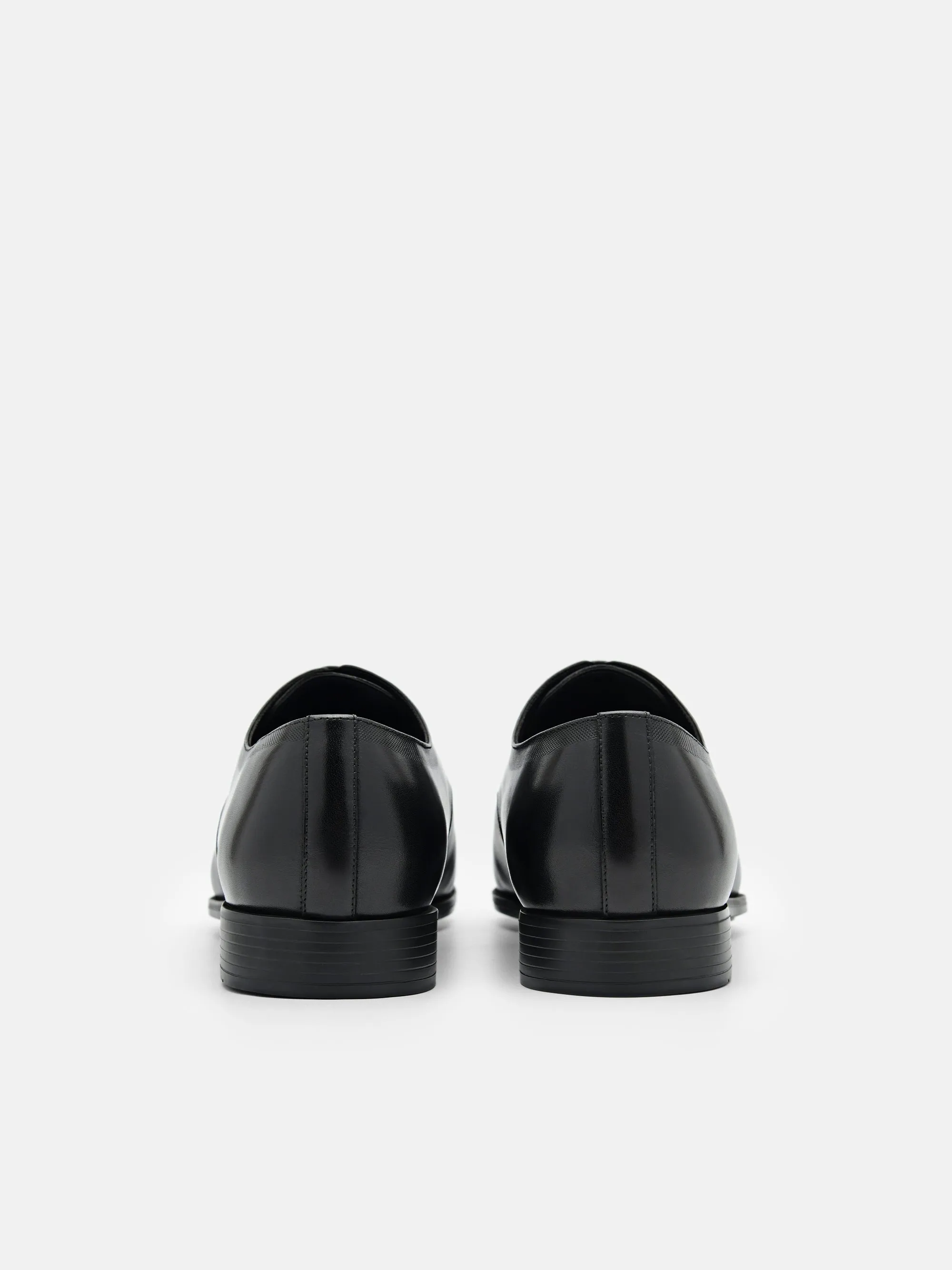 Altitude Lightweight Embossed Leather Derby Shoes