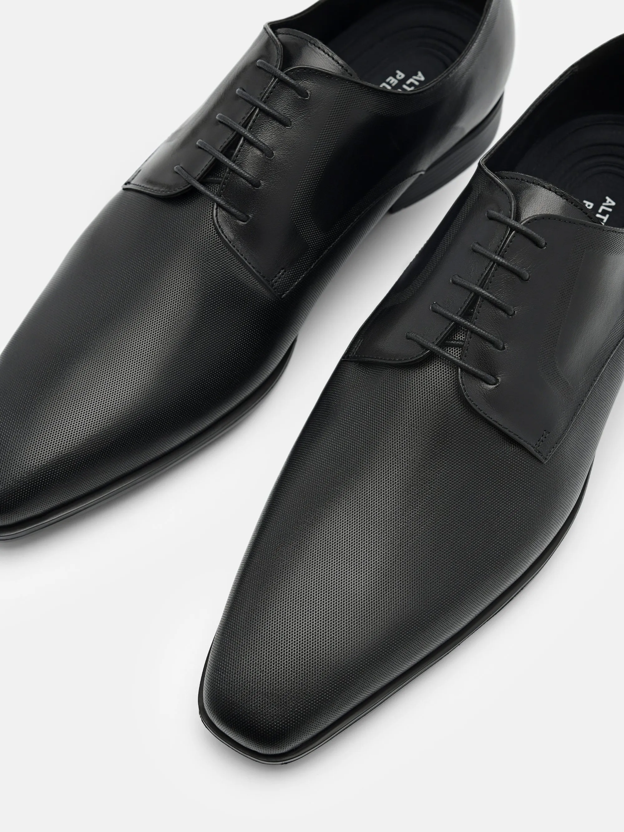 Altitude Lightweight Embossed Leather Derby Shoes