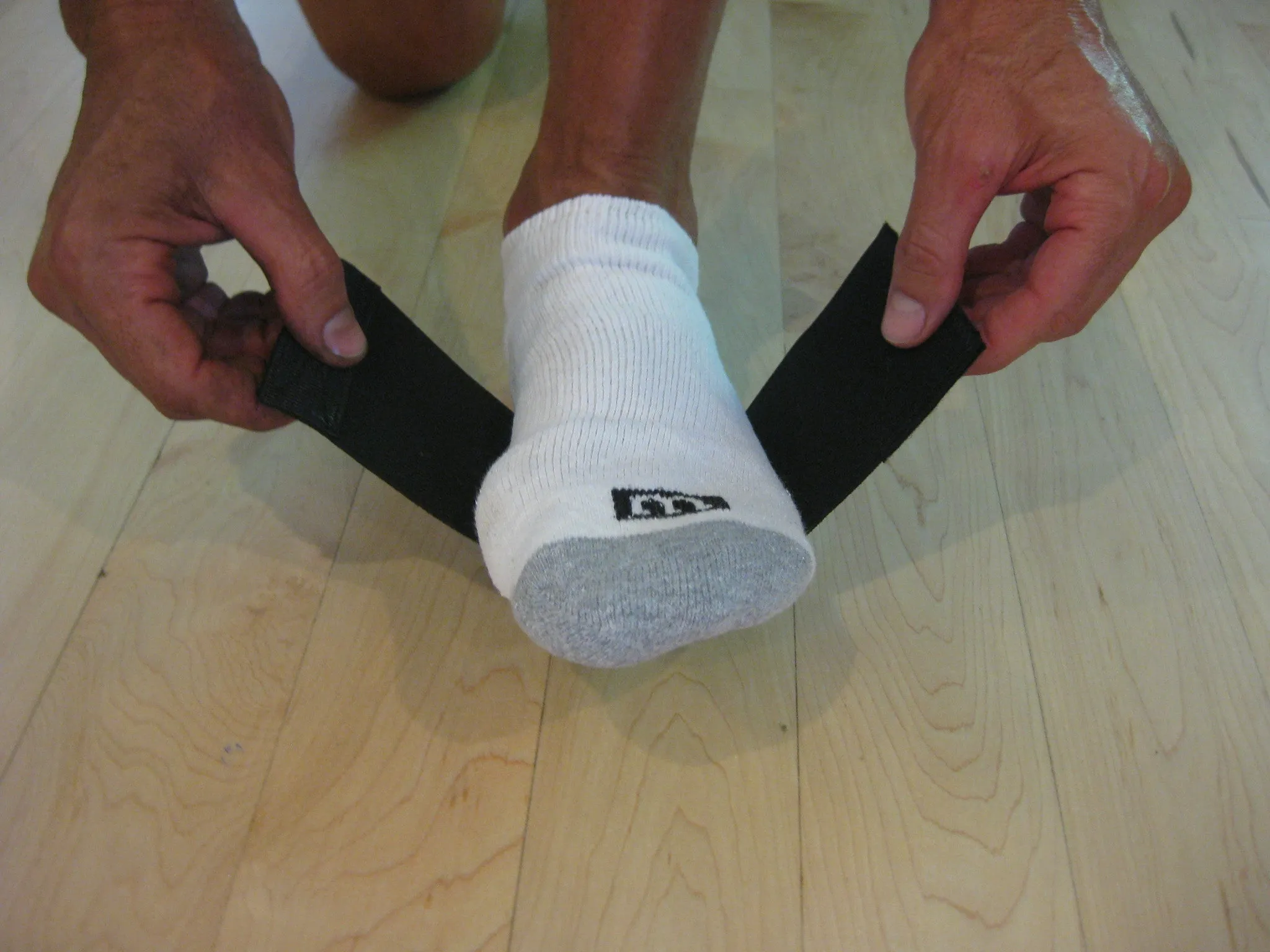 FlexaMed Adjustable Arch Bandages with PORON Cushion Pair | Plantar Fasciitis | Made in USA