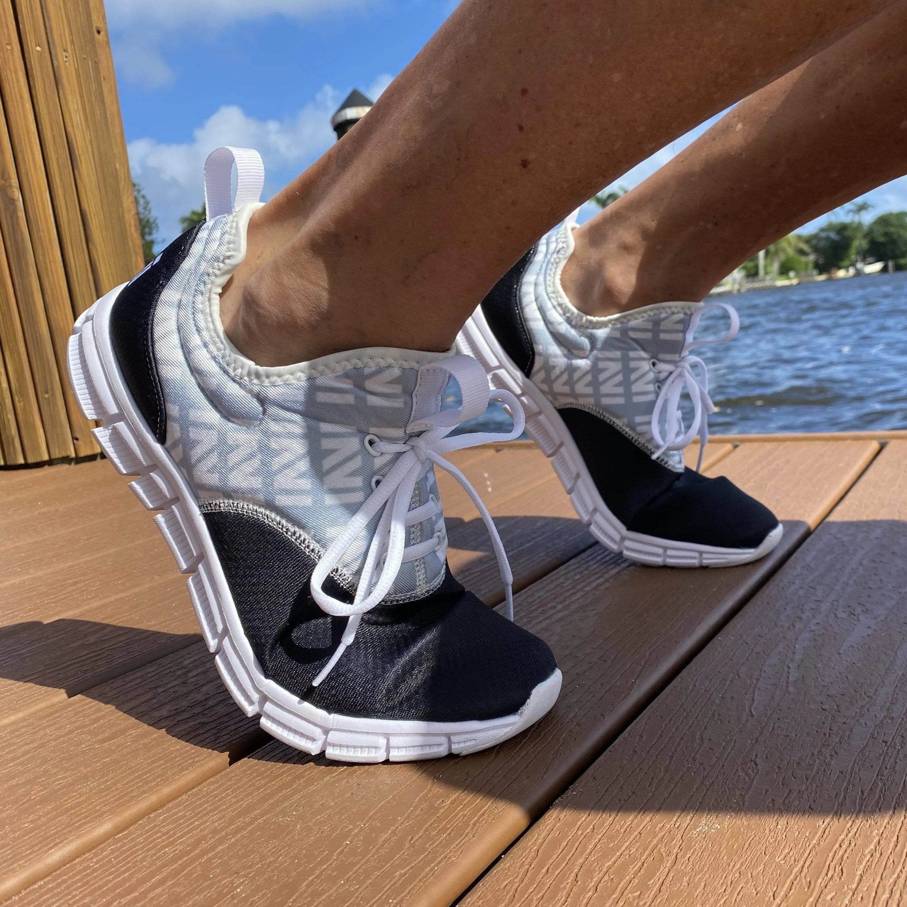 INVI Lightweight Sneaker City Running Shoes