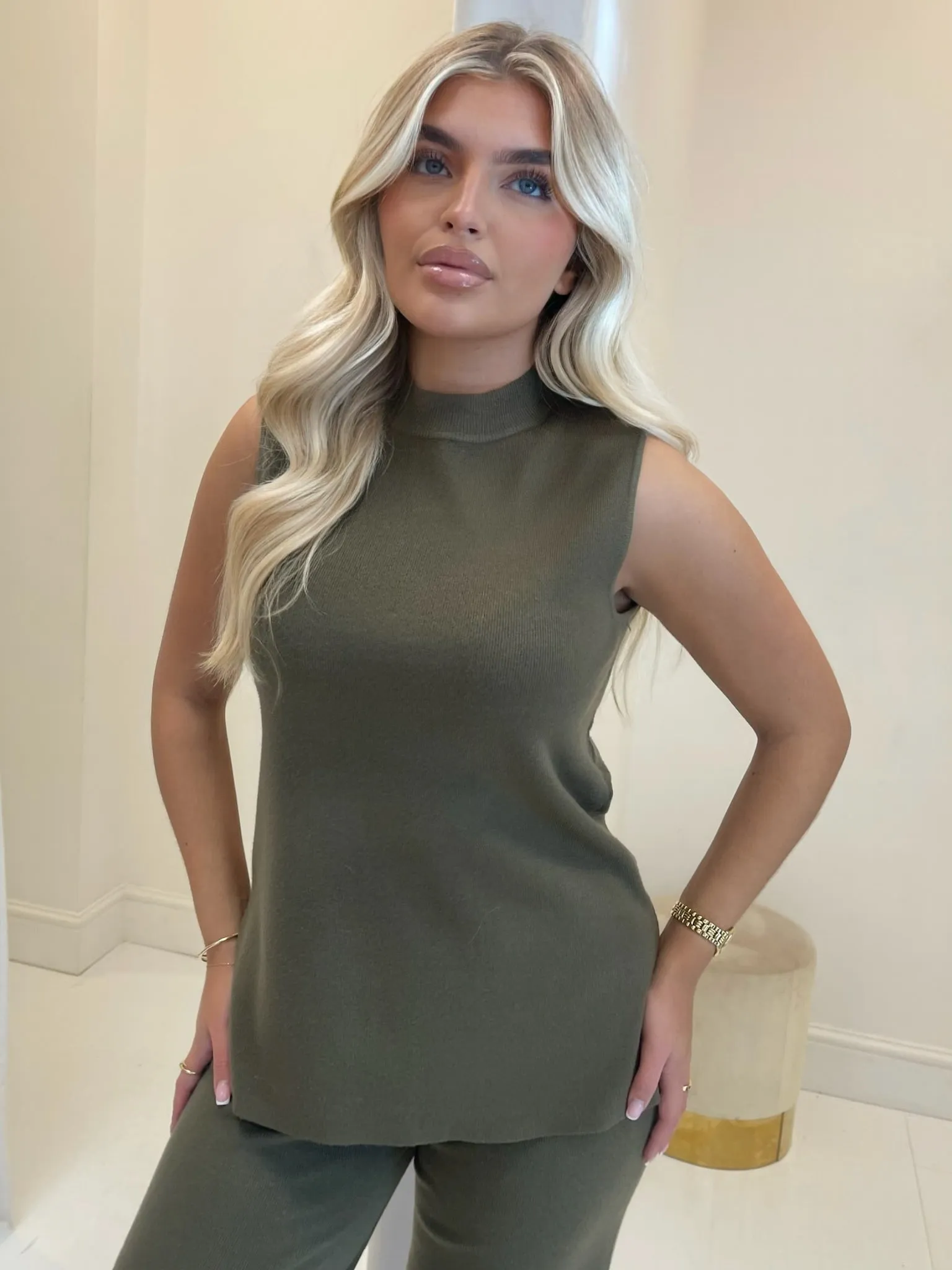 Lrya khaki sleeveless 2 piece set