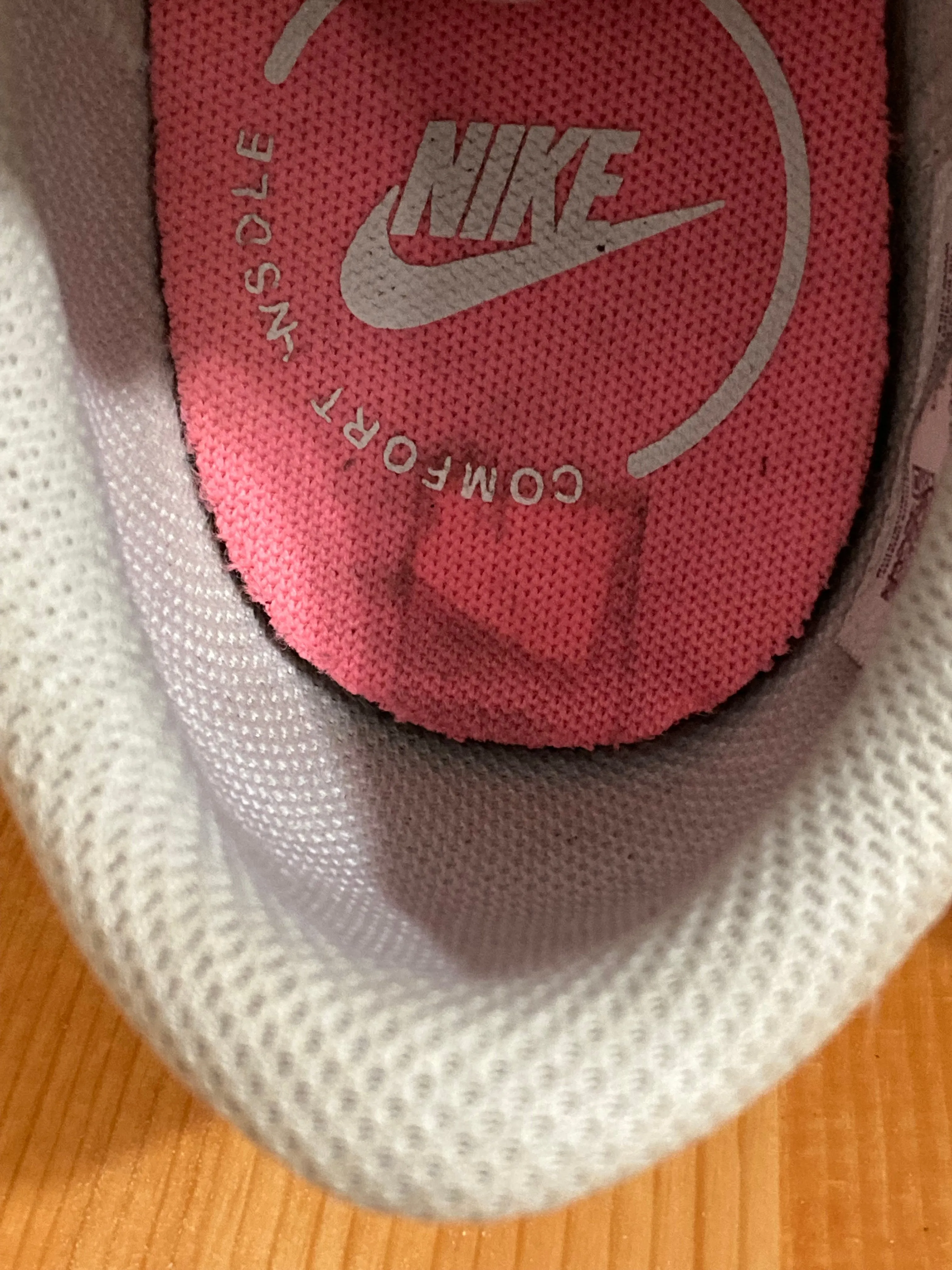NIKE COURT LEGACY GS Youth Size 6Y Casual Shoes Sneakers White & Pink DA5380-103