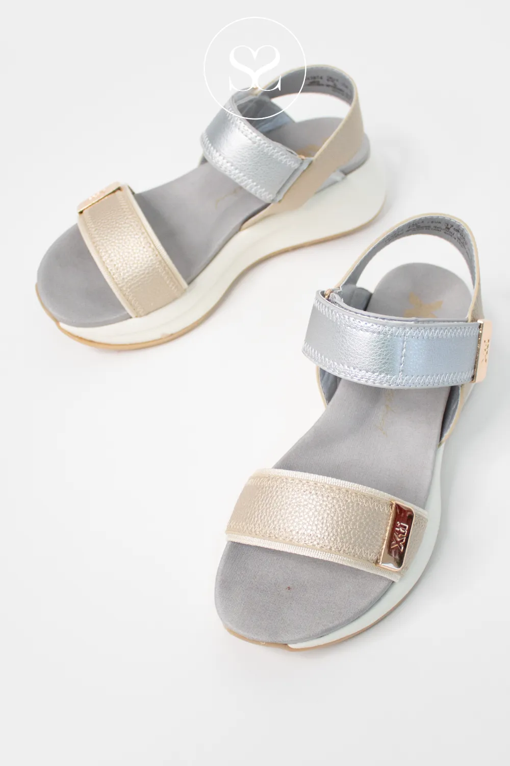 XTI 143874 METALLIC PLATFORM WALKING SANDALS